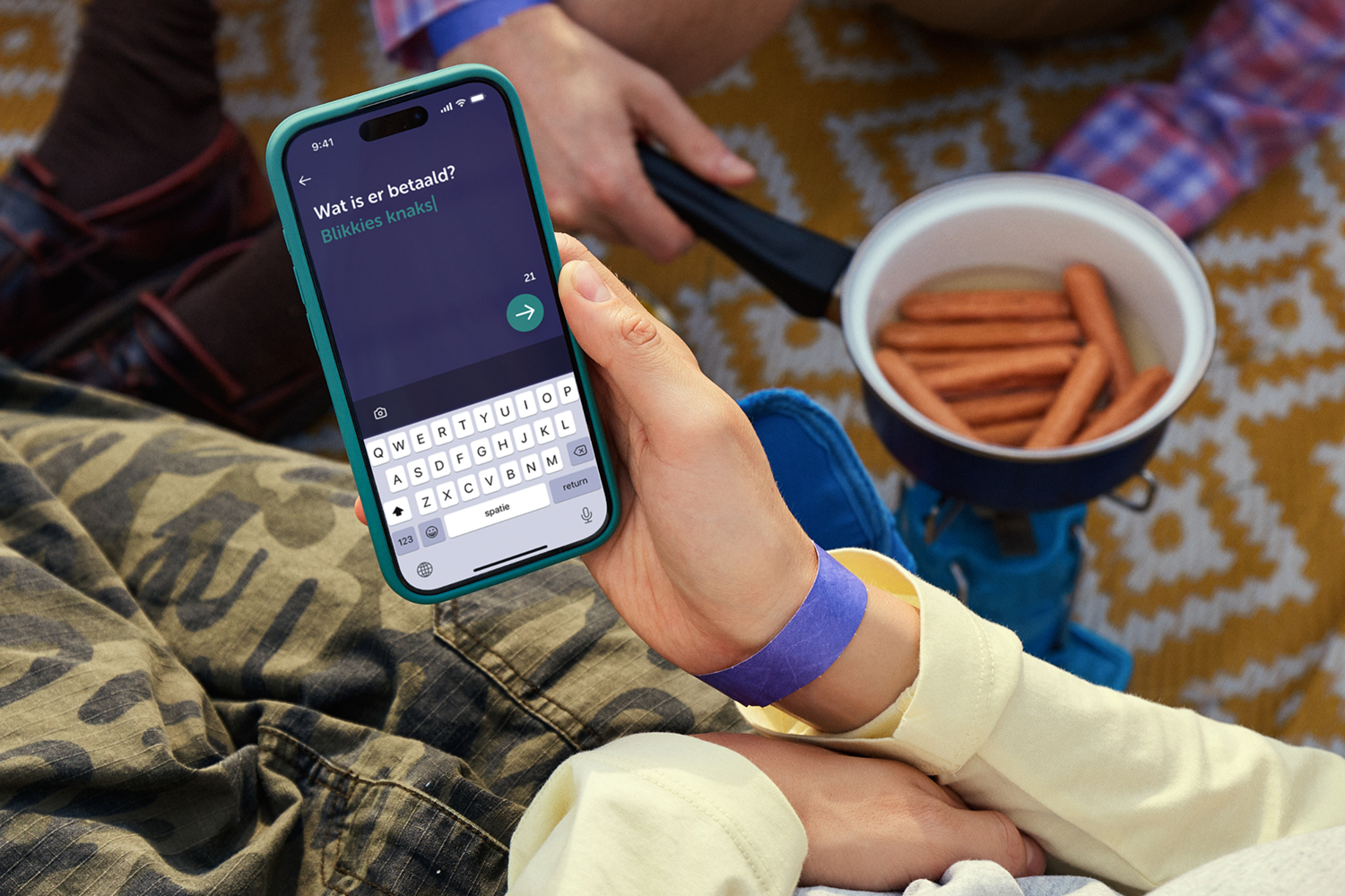 telefoon met uitgave in groepie toevoegen