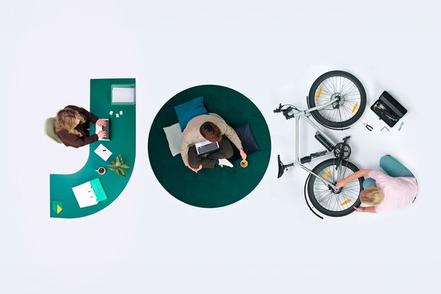 Karriere bei der Bethmann Bank - Menschen bilden das Wort JOB