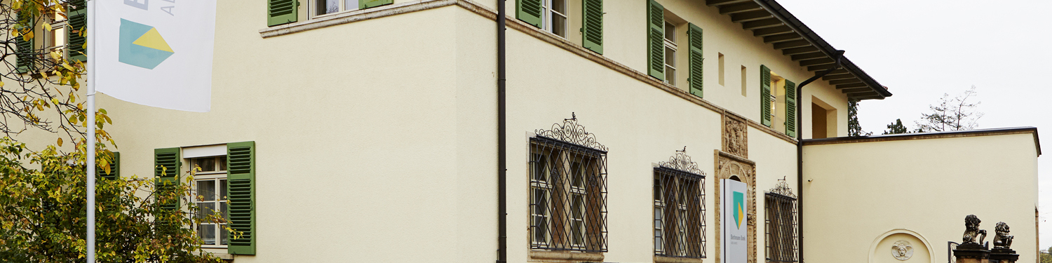 Außenansicht der historischen Altbauvilla der Bethmann HAL Niederlassung in Stuttgart.